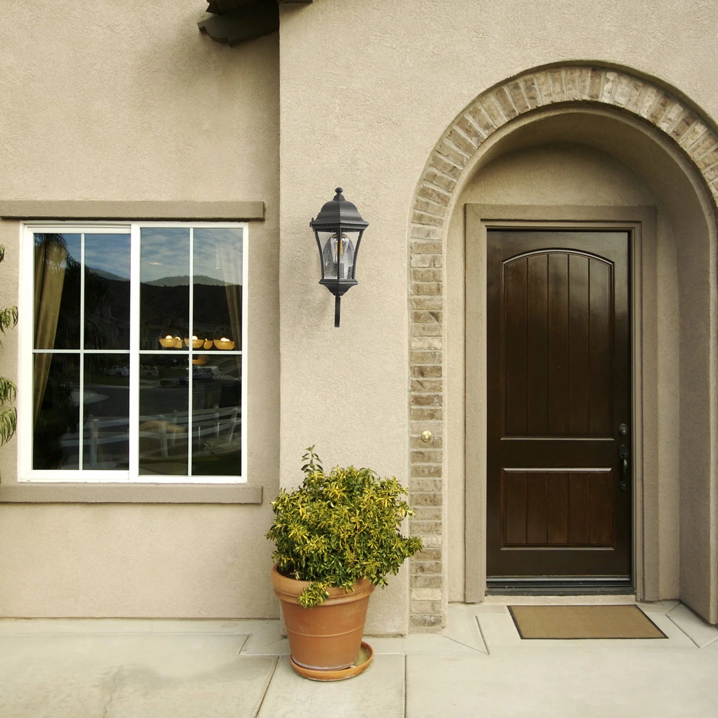Vintage Wall Lantern – Black Metal Sconce for Porch & Patio
